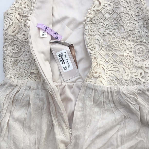 NEW Eloquent Francesca’s dress  w/ tags - Picture 5 of 6